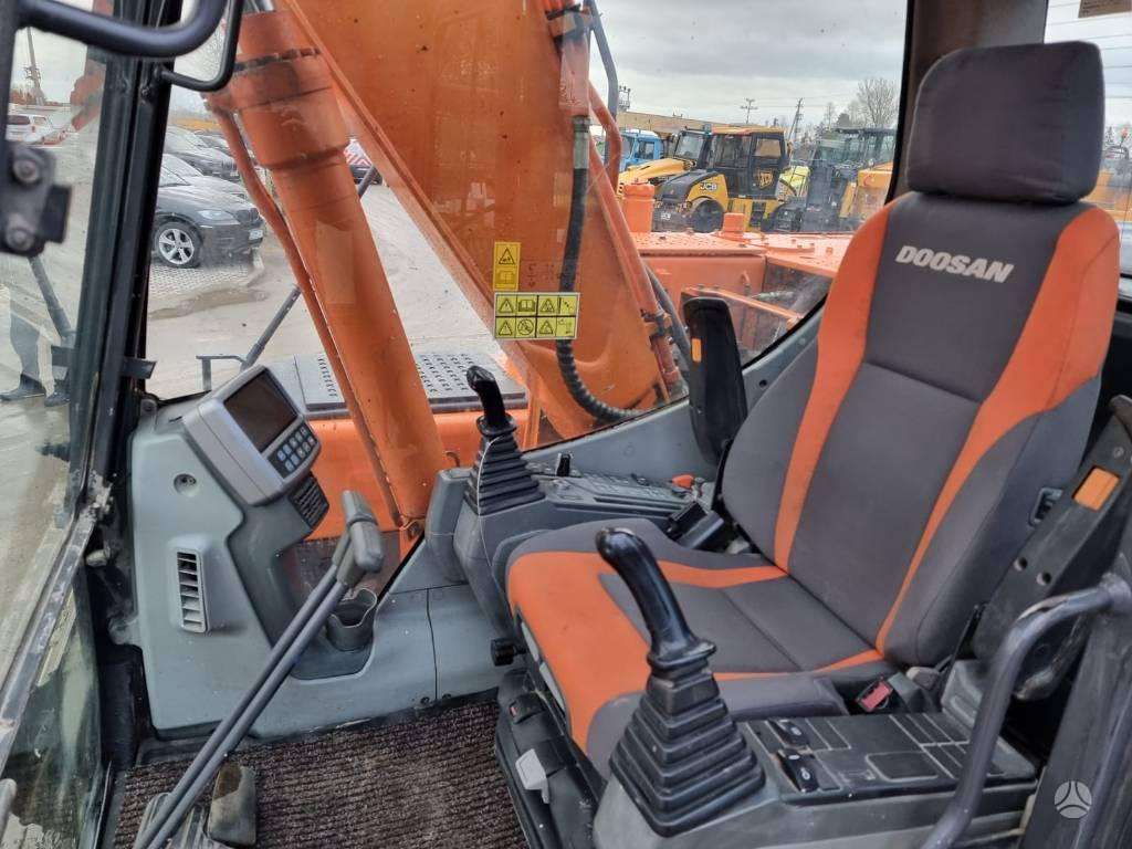 Doosan DX 140LC, ekskavatori