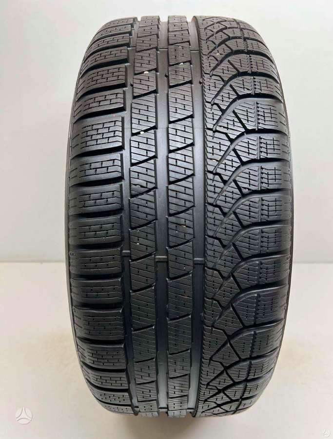 Pirelli P-Zero Winter NAO, winter 235/40 R19
