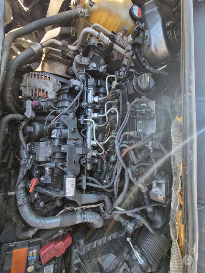 Toyota Verso по частям