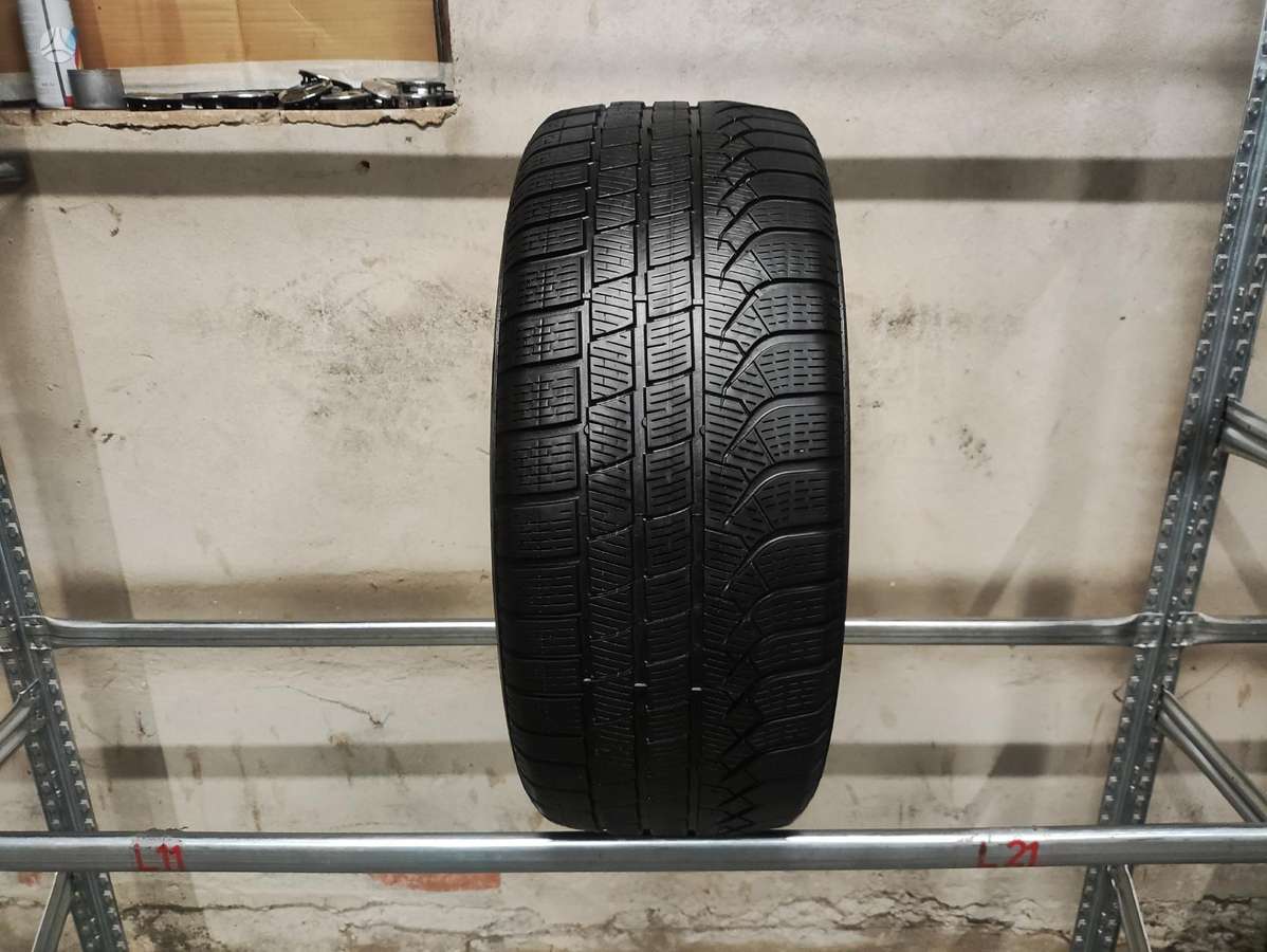 Pirelli PZero Winter apie 6mm, winter 245/45 R19