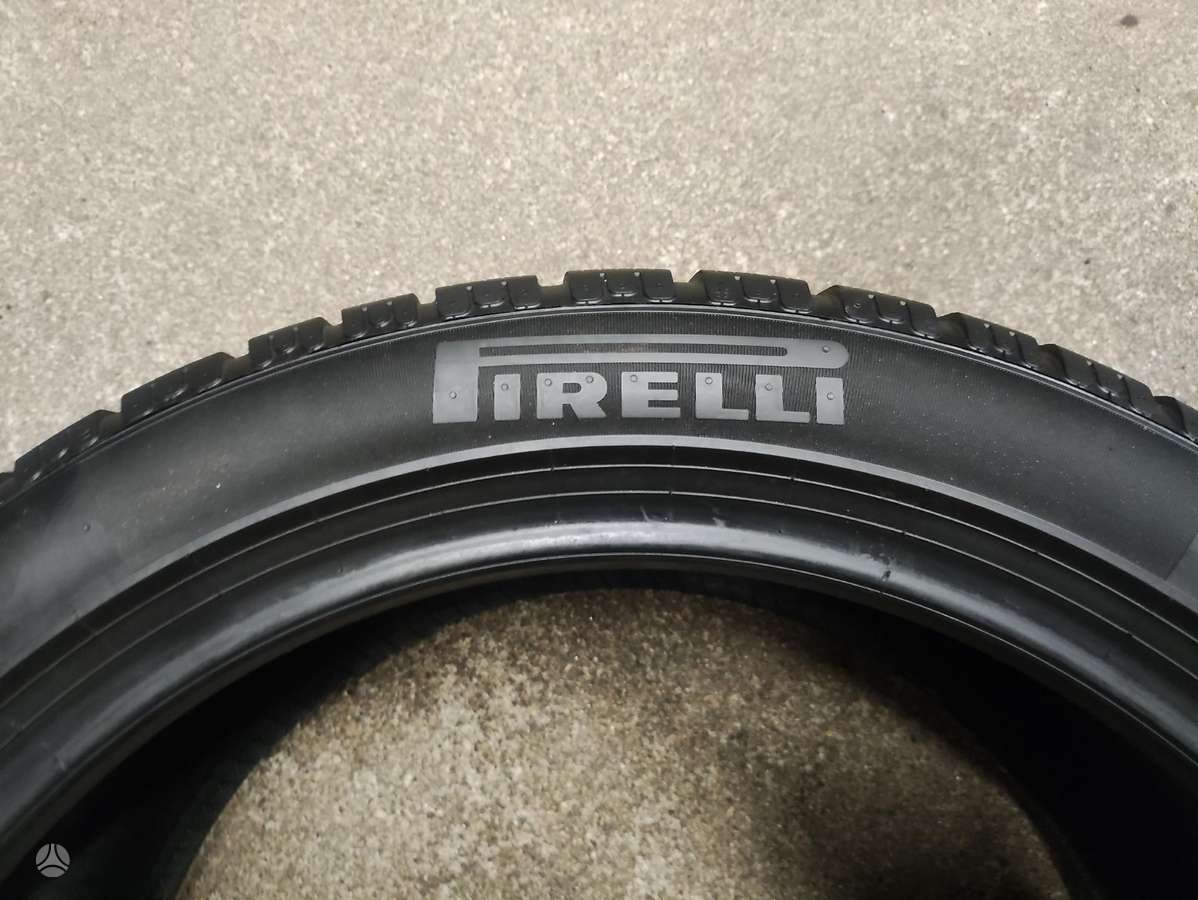 Pirelli PZero Winter apie 6mm, winter 245/45 R19