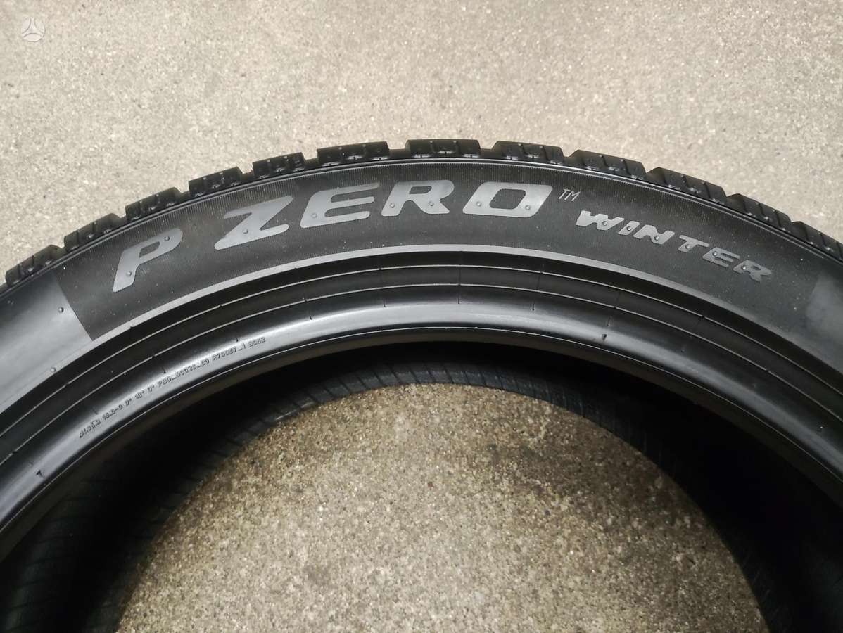 Pirelli PZero Winter apie 6mm, winter 245/45 R19