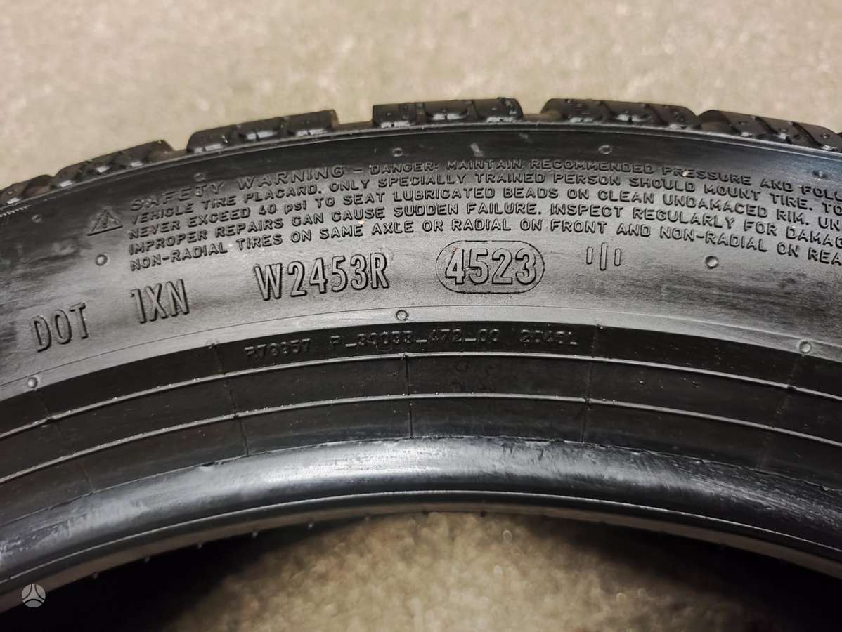 Pirelli PZero Winter apie 6mm, winter 245/45 R19