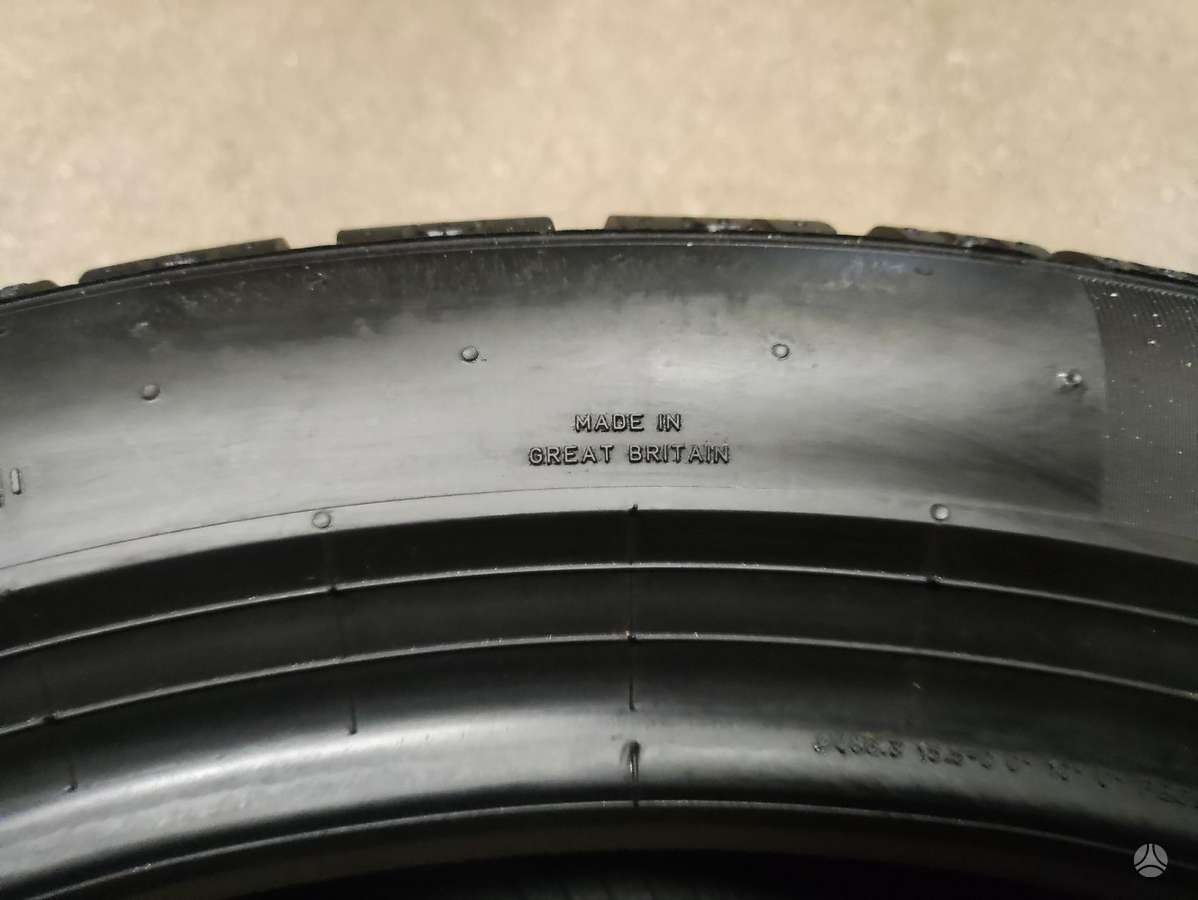 Pirelli PZero Winter apie 6mm, winter 245/45 R19
