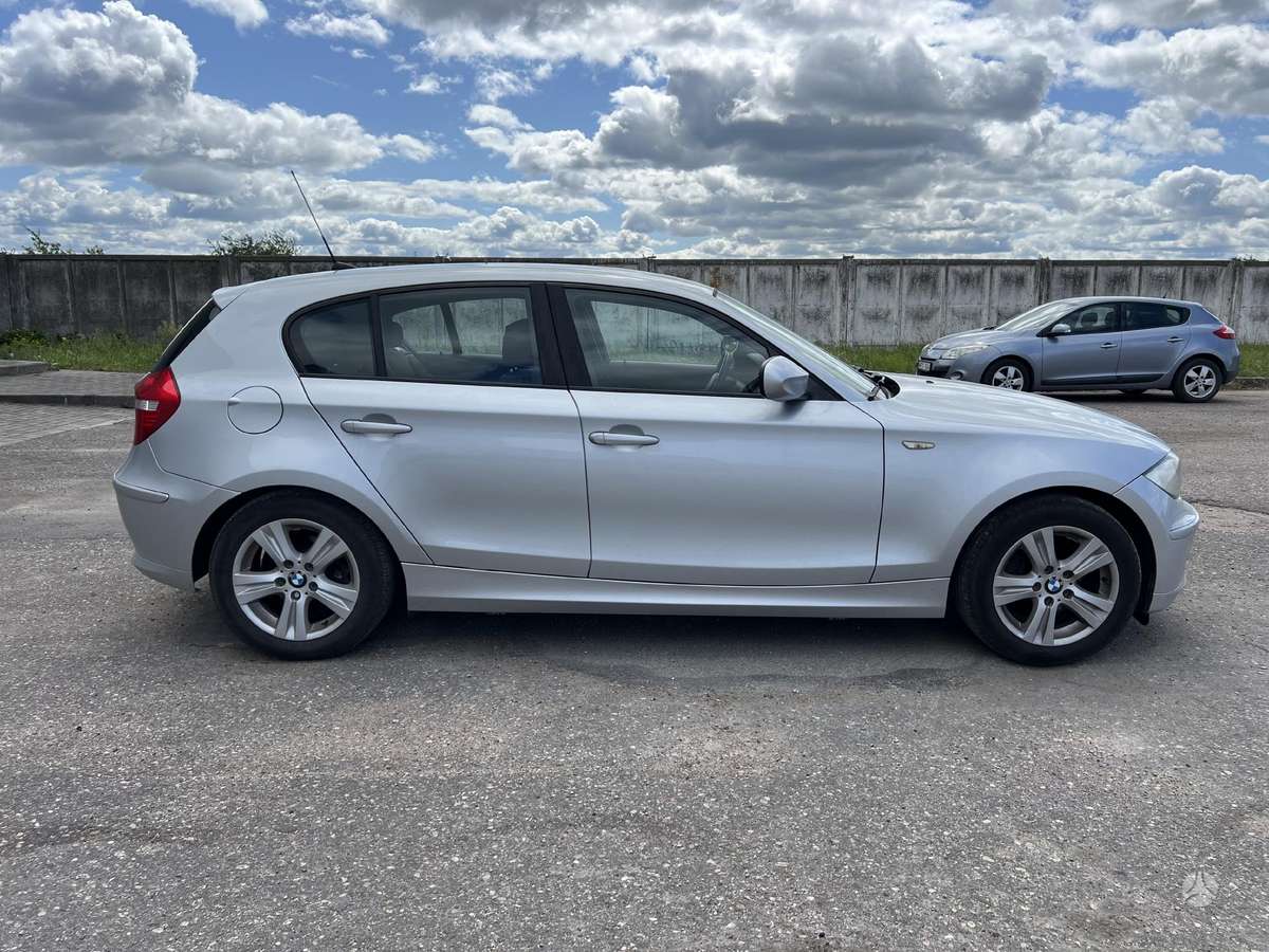BMW 120, 2.0 l., hatchback