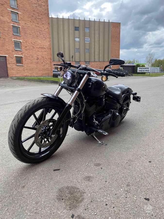 Harley-Davidson BREAKOUT, чопперы / круизеры / custom