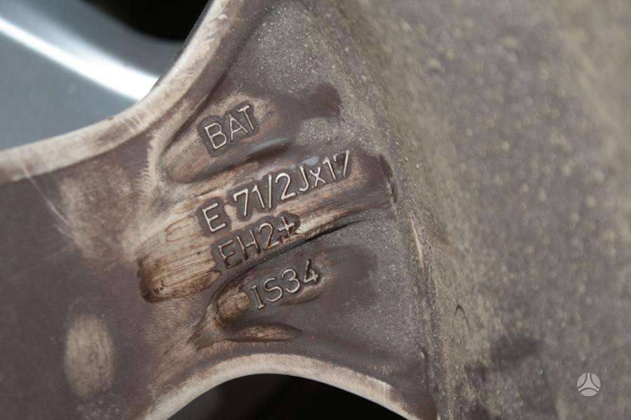 BMW X1, lengvojo lydinio, R17