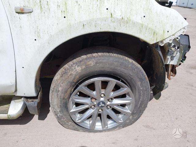 Mitsubishi L200 Titian