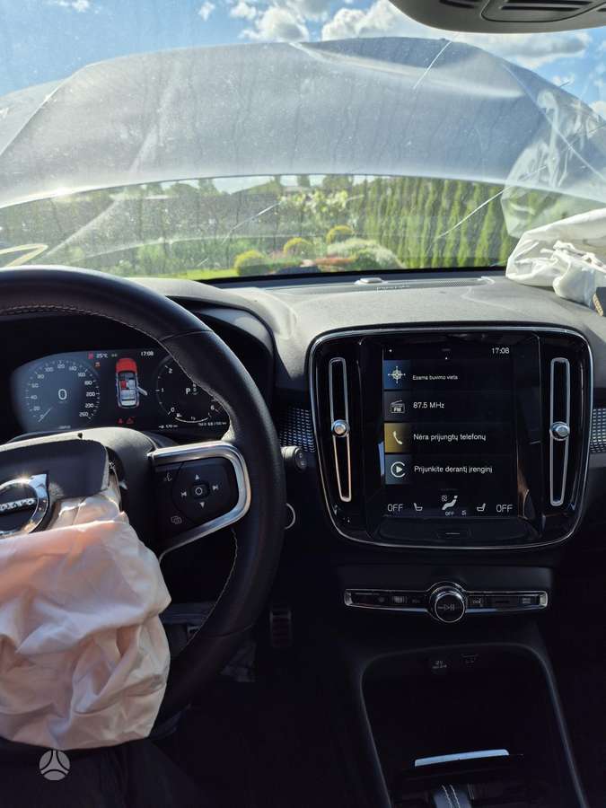Volvo XC40 - 2
