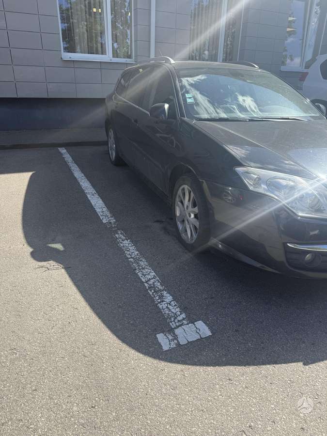 Renault Laguna, Универсал