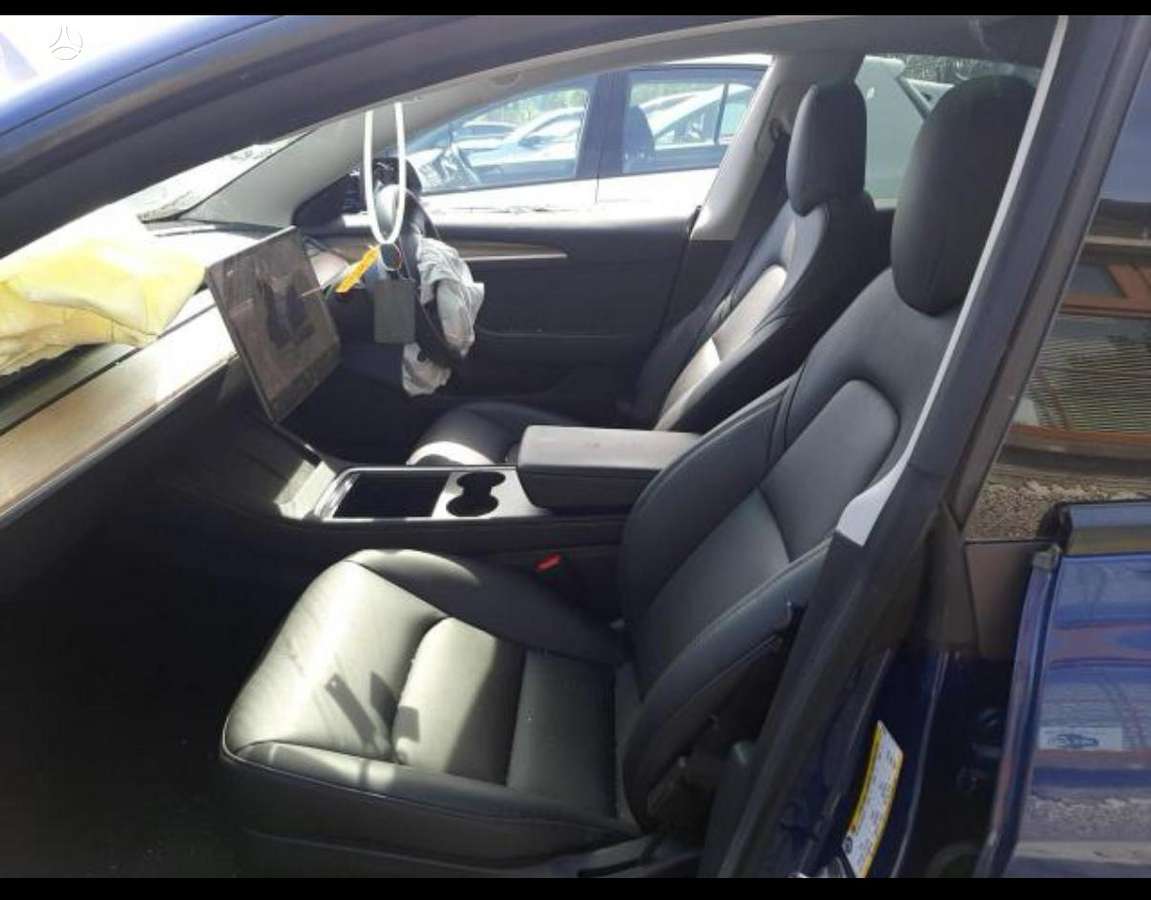 Tesla Model 3 dalimis