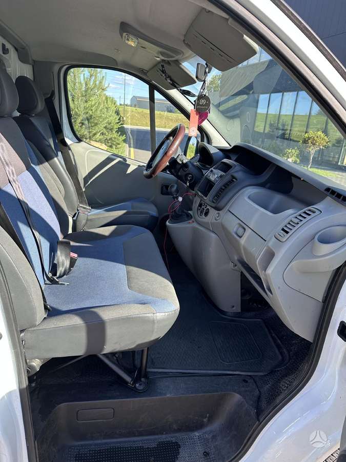 Renault Trafic, 2.0 l., mpv / minivan