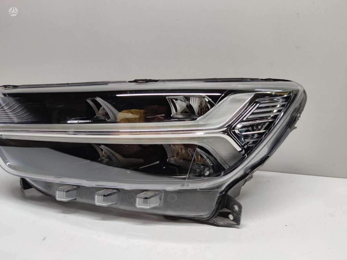 Volvo XC40 lights