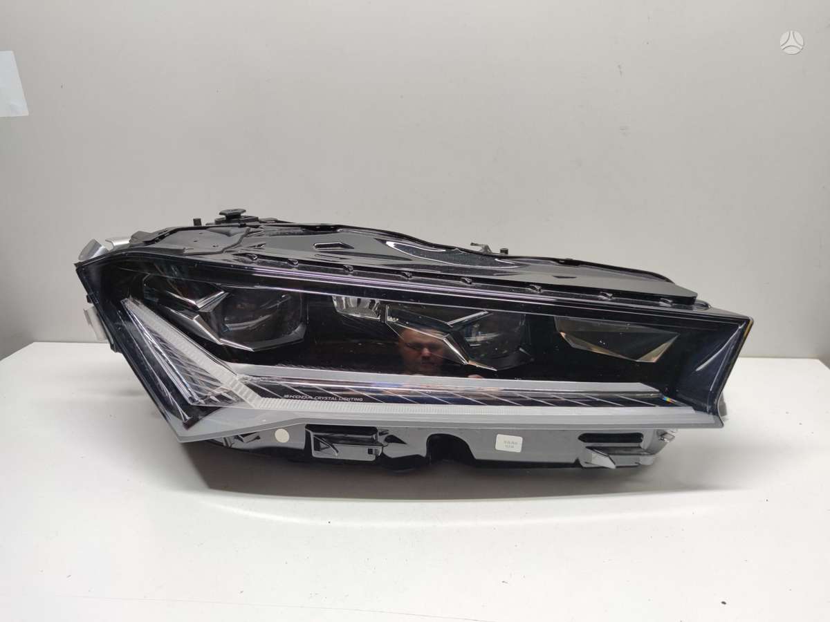 Skoda Superb lights