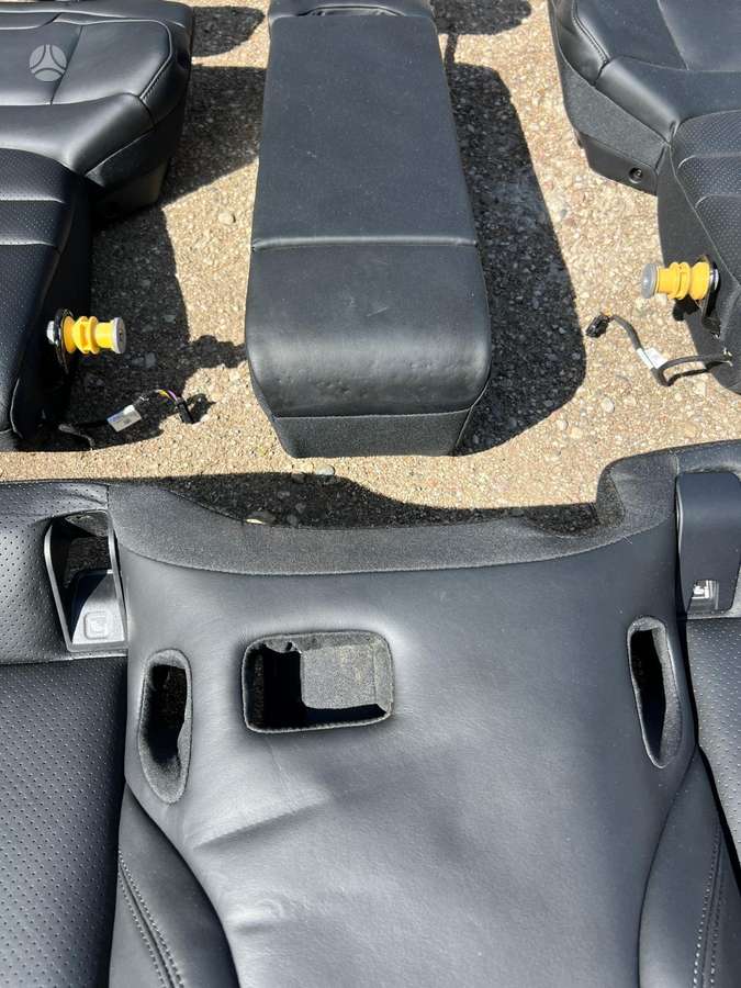 Porsche Taycan Kompelktinis salonas