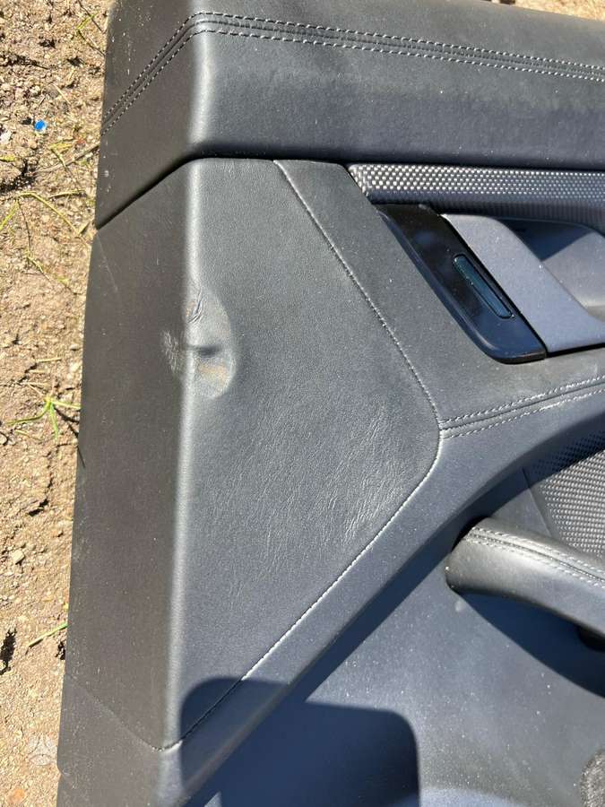 Porsche Taycan Kompelktinis salonas