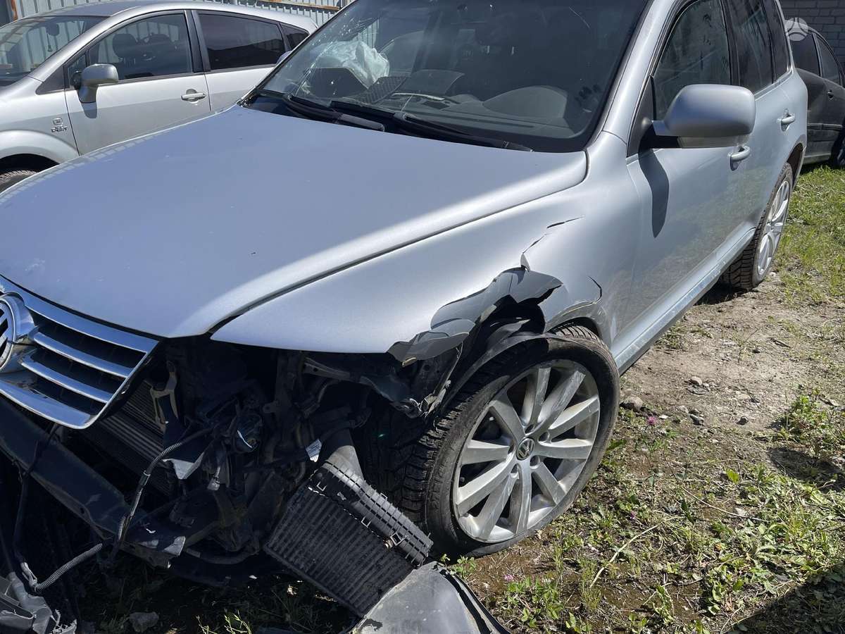 Volkswagen Touareg dalimis