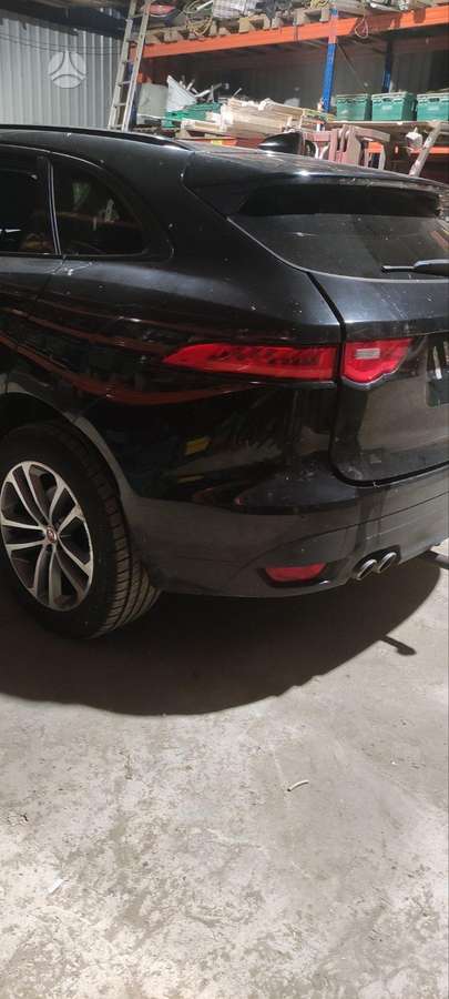 Jaguar F-Pace по частям