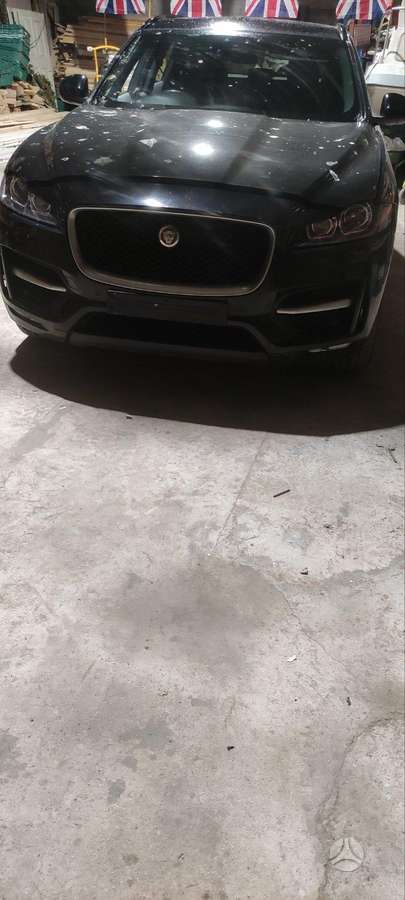 Jaguar F-Pace по частям