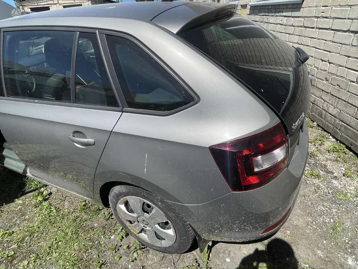 Skoda Rapid for parts
