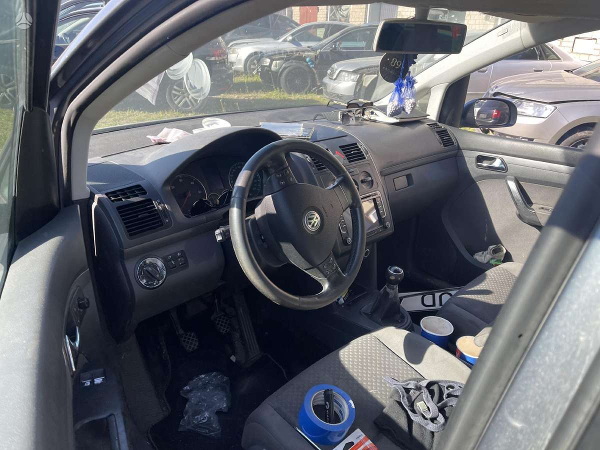 Volkswagen Touran по частям