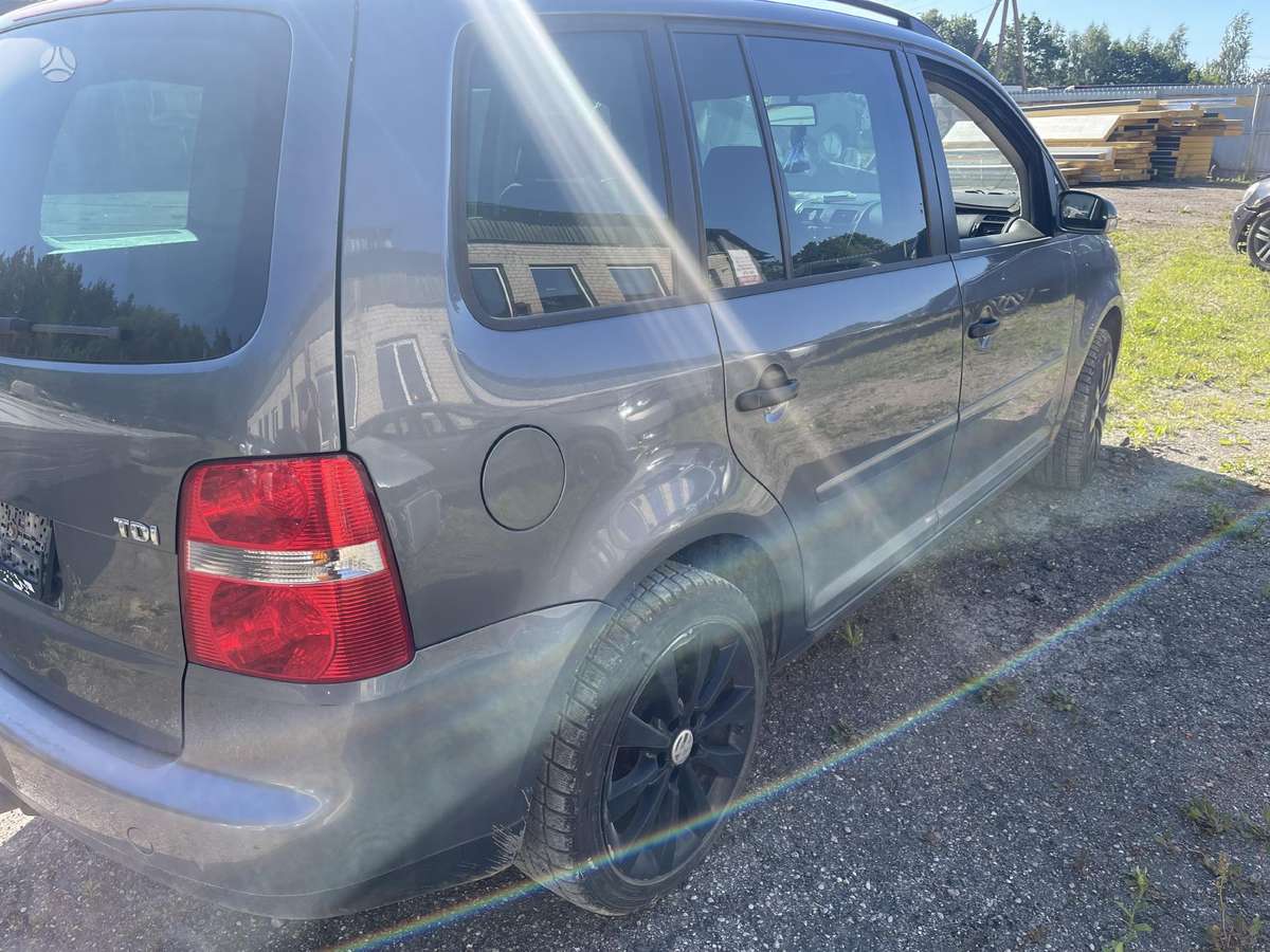 Volkswagen Touran по частям