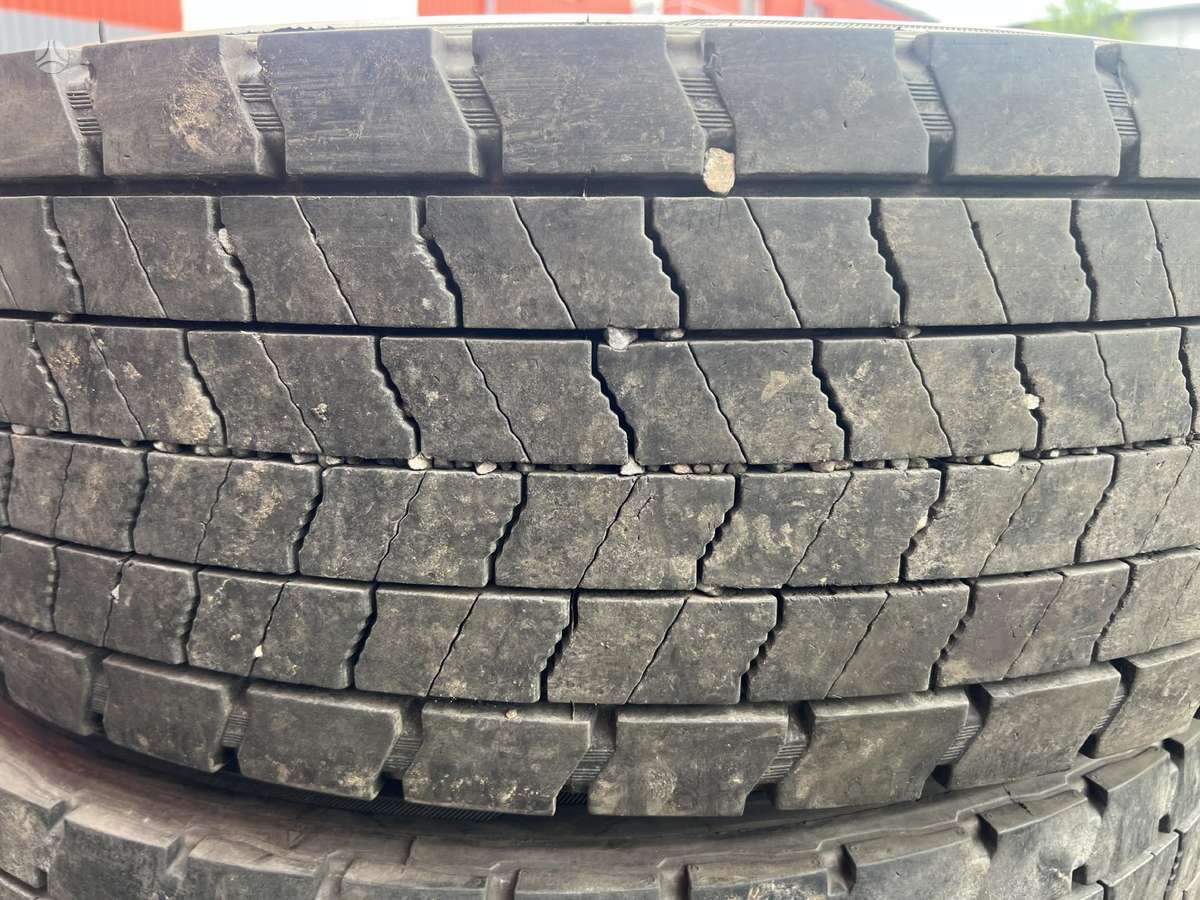 Continental, всесезонные 275/70 R22,5