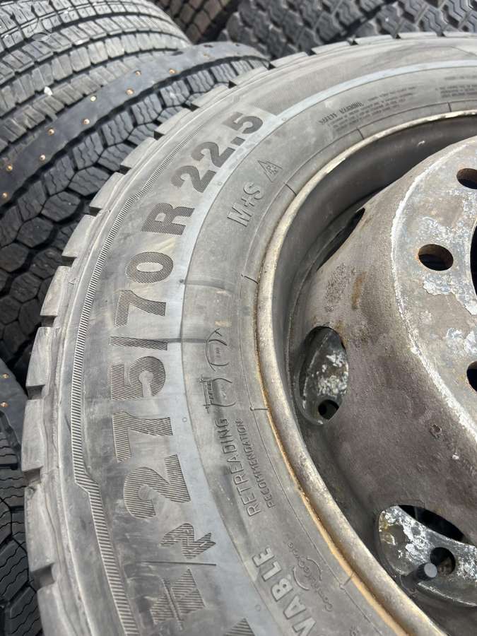 Continental, всесезонные 275/70 R22,5