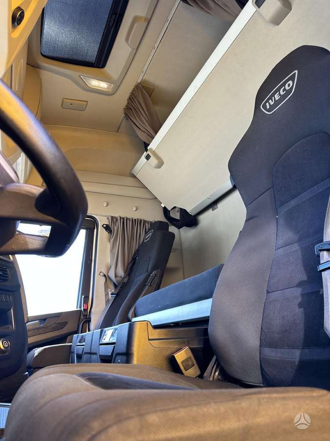 Iveco Stralis LNG 460, 2 miegamosios vietos