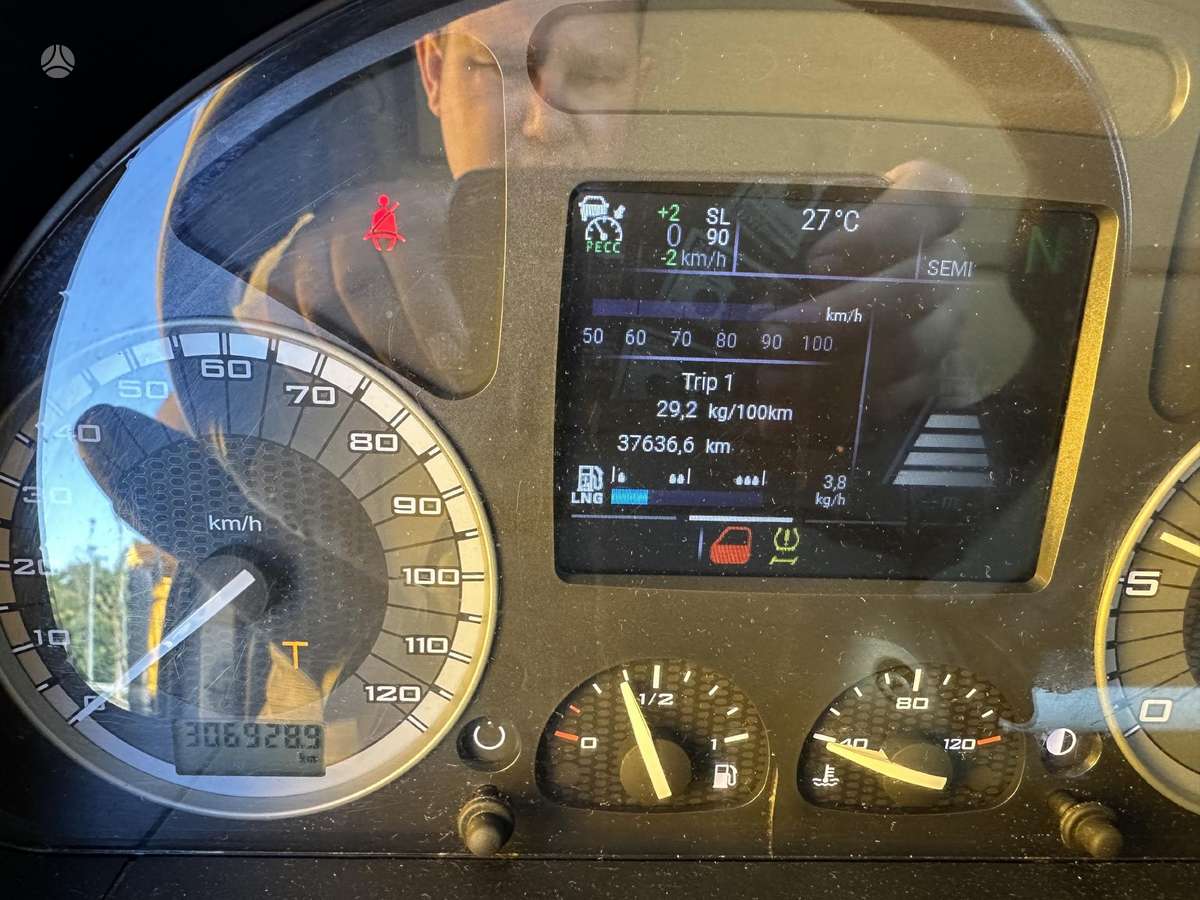 Iveco Stralis LNG 460, 2 miegamosios vietos