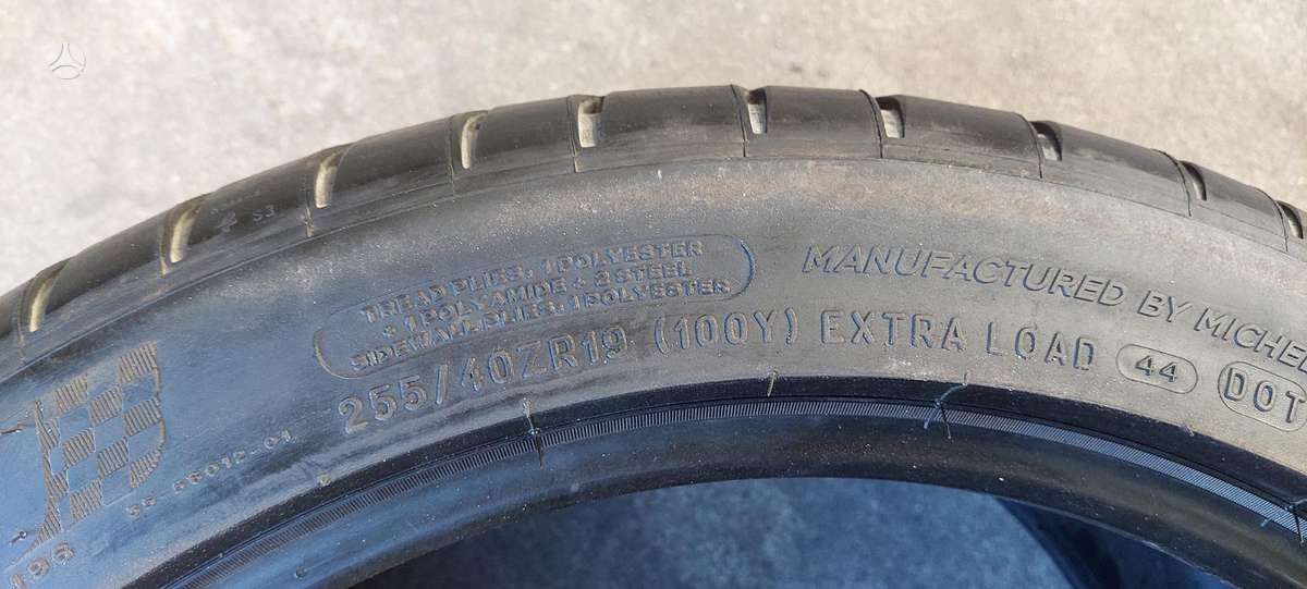 Michelin, vasaras 255/40 R19