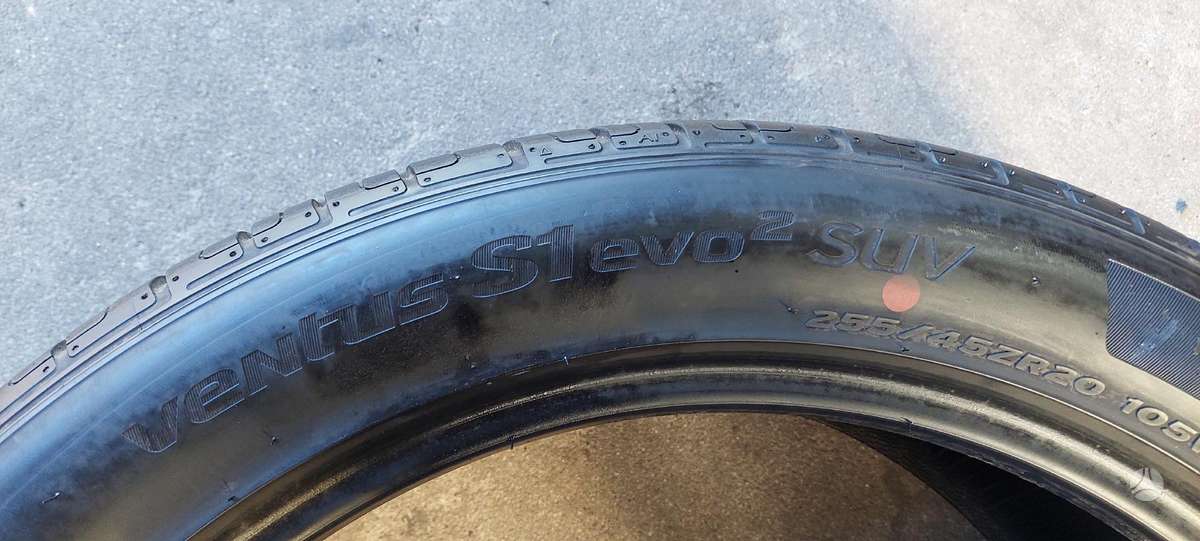 Hankook, vasaras 255/45 R20