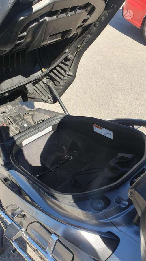 Suzuki Burgman 650cc, scooters / mopeds