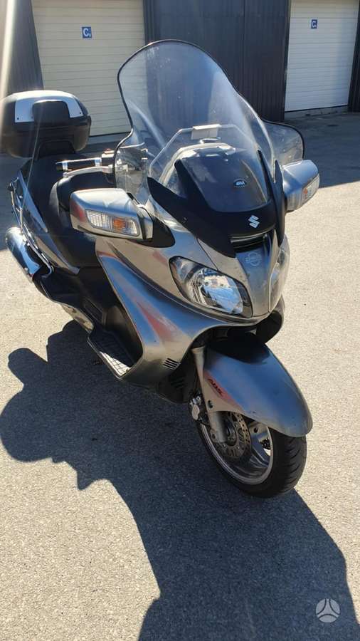 Suzuki Burgman 650cc, scooters / mopeds