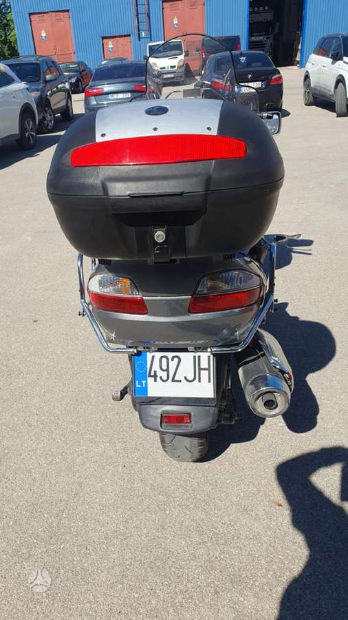 Suzuki Burgman 650cc, scooters / mopeds