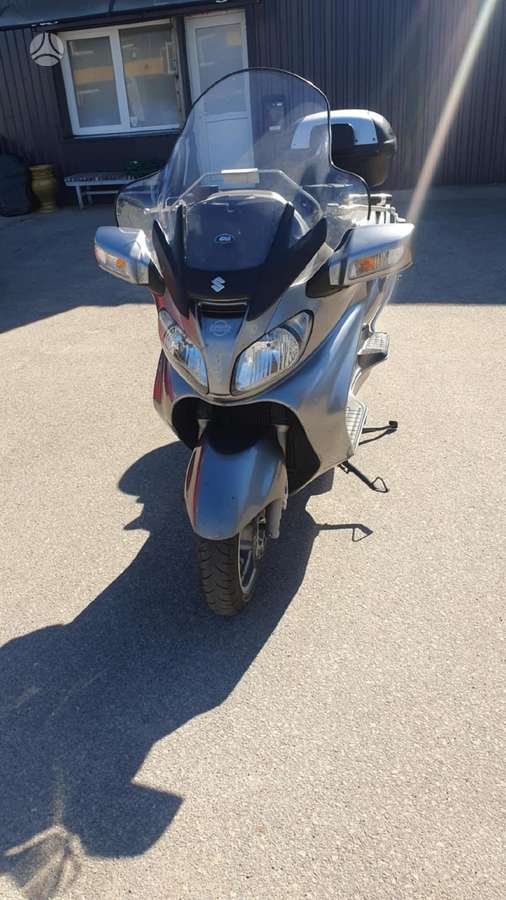Suzuki Burgman 650cc, scooters / mopeds