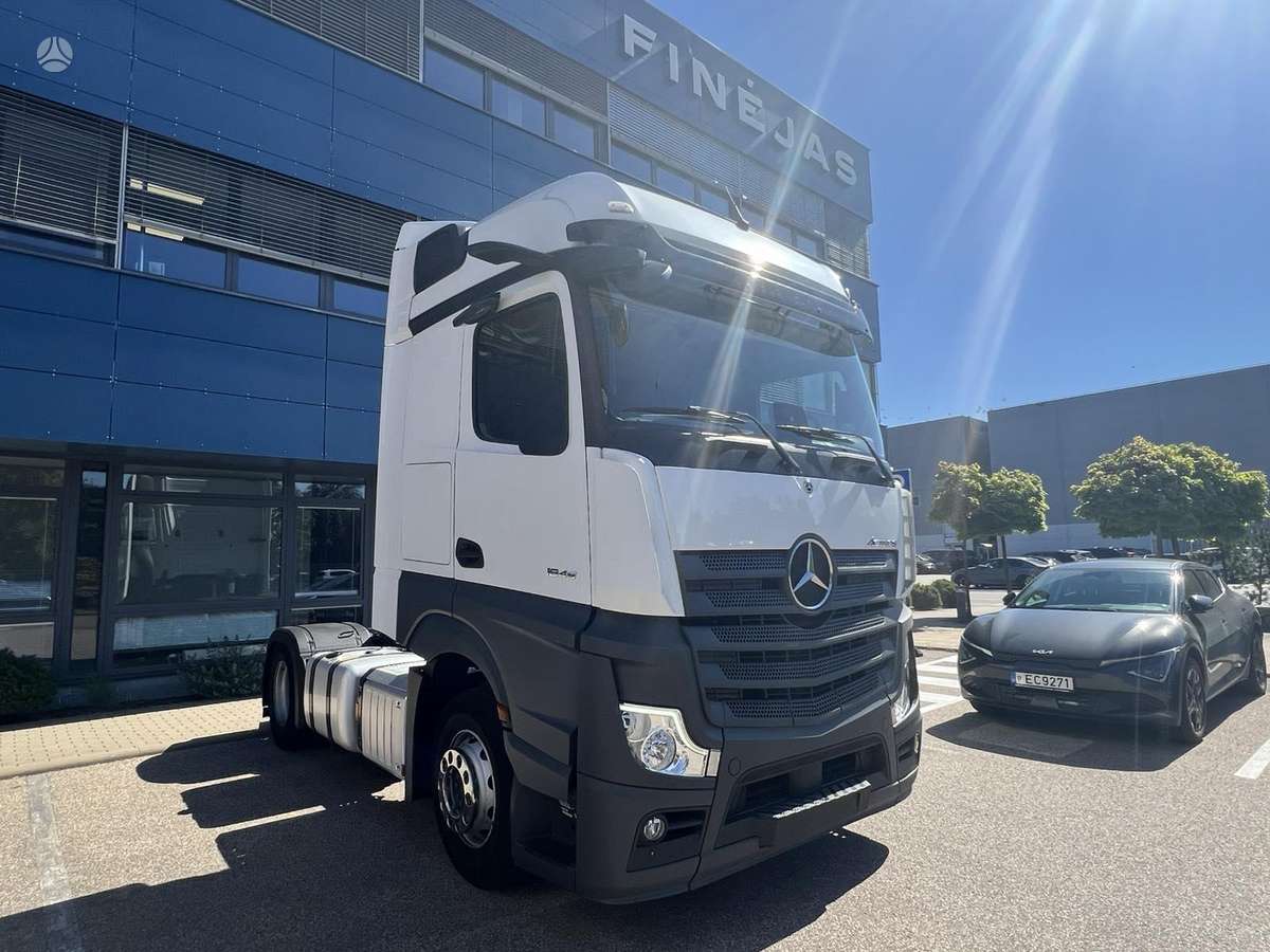 Mercedes-Benz Actros 1845 LS Big Space, double sleeper