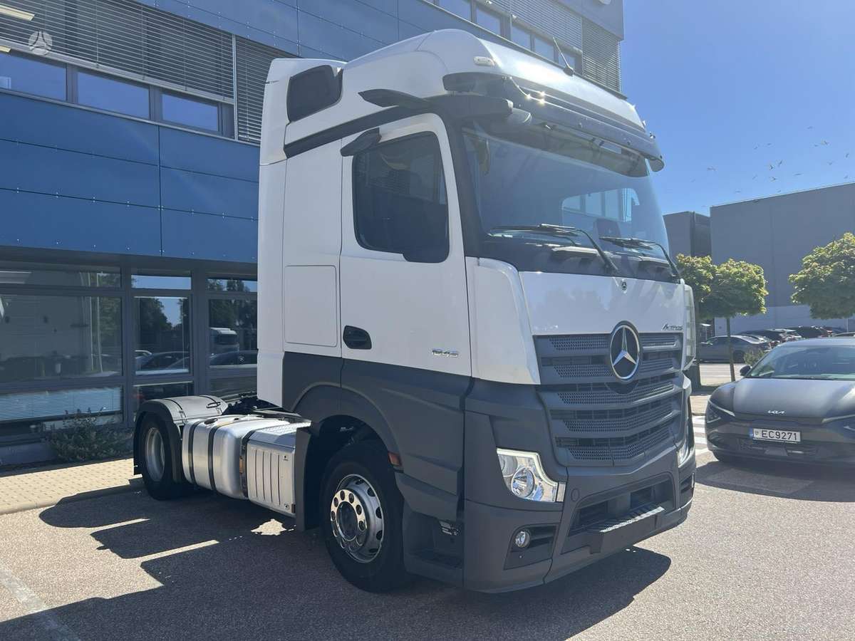 Mercedes-Benz Actros 1845 LS Big Space, double sleeper