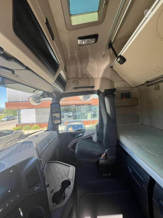 Mercedes-Benz Actros 1845 LS Big Space, double sleeper