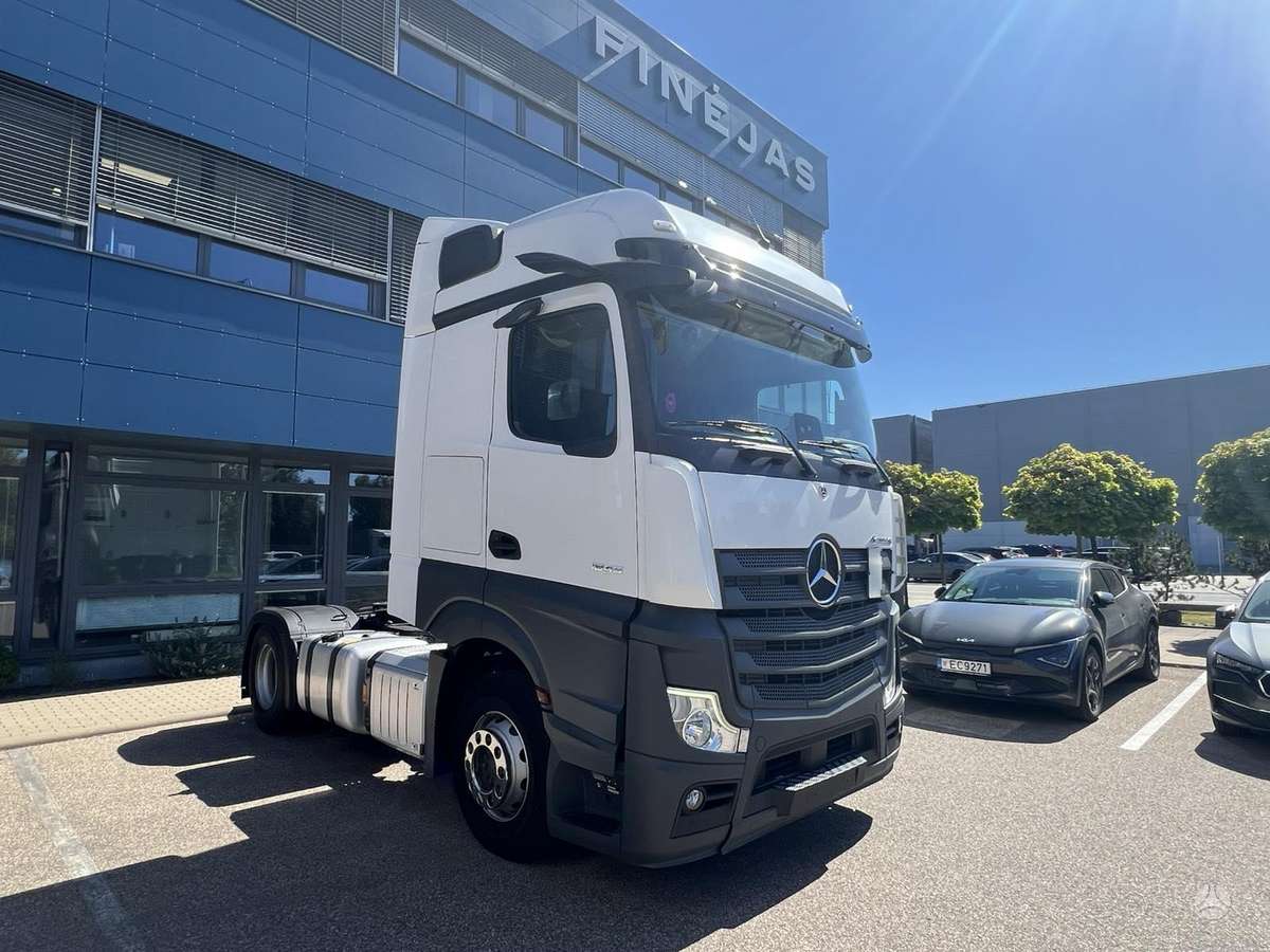 Mercedes-Benz Actros 1845 LS Big Space, double sleeper