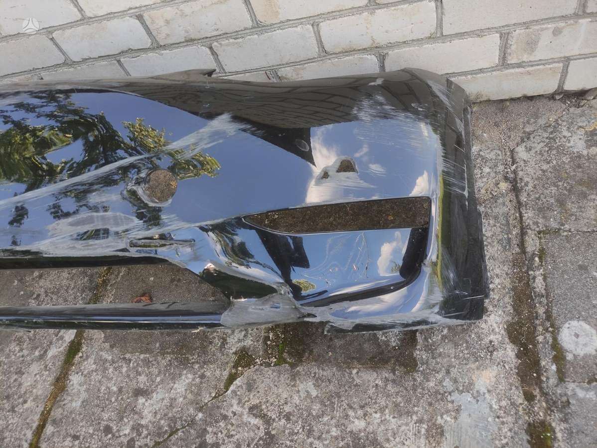 Tesla Model Y kėbulo dalys