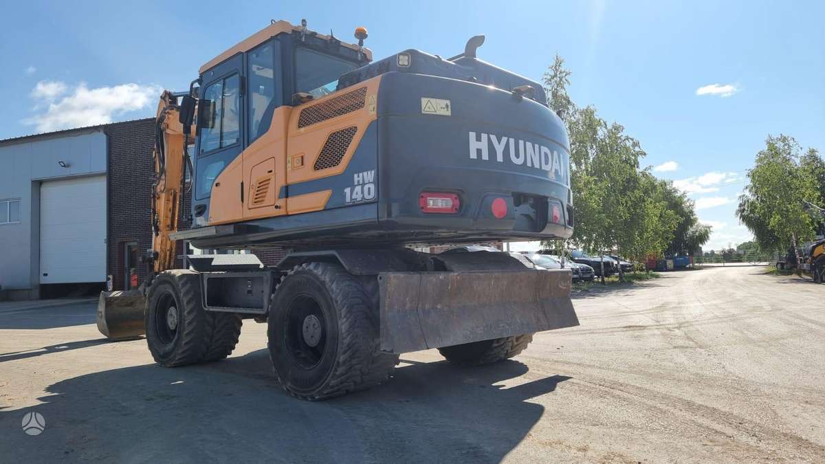 Hyundai HW 140, ekskavatoriai