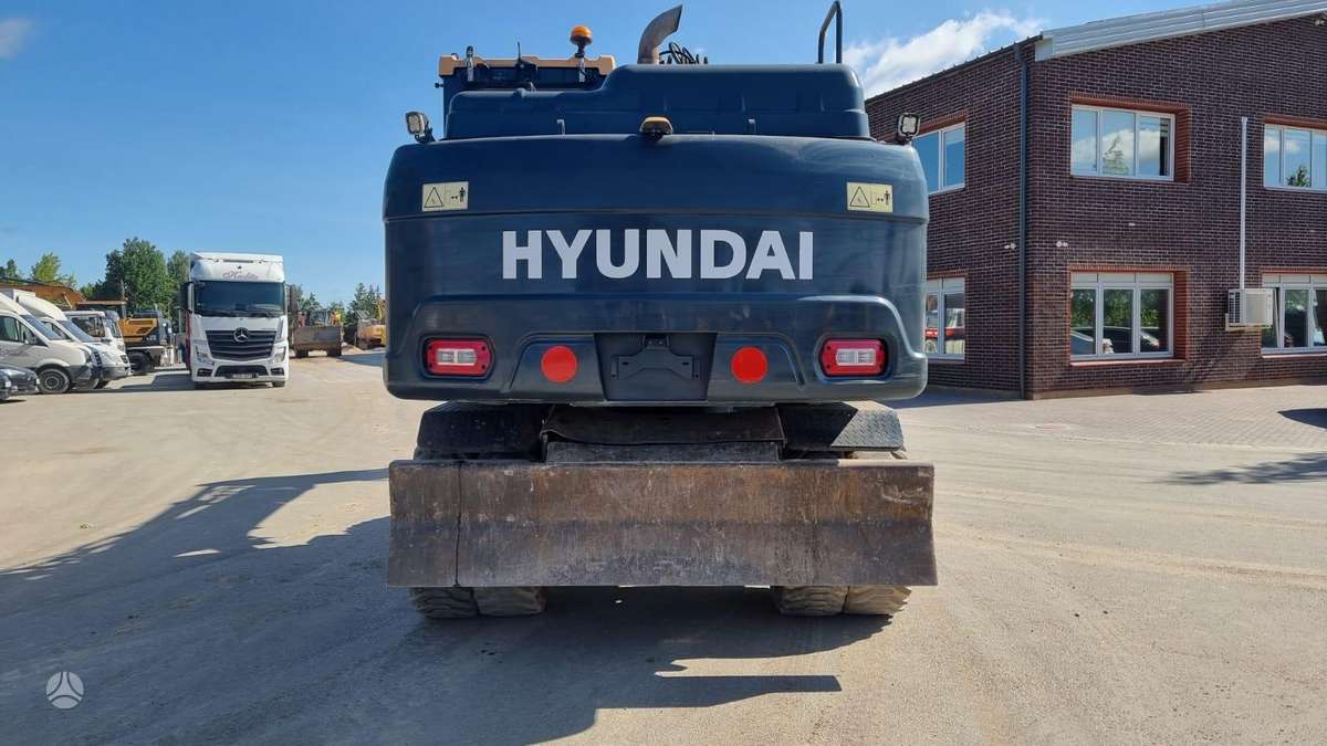 Hyundai HW 140, ekskavatoriai
