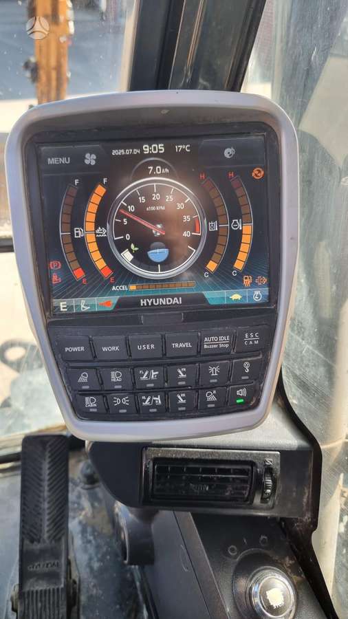 Hyundai HW 140, excavator