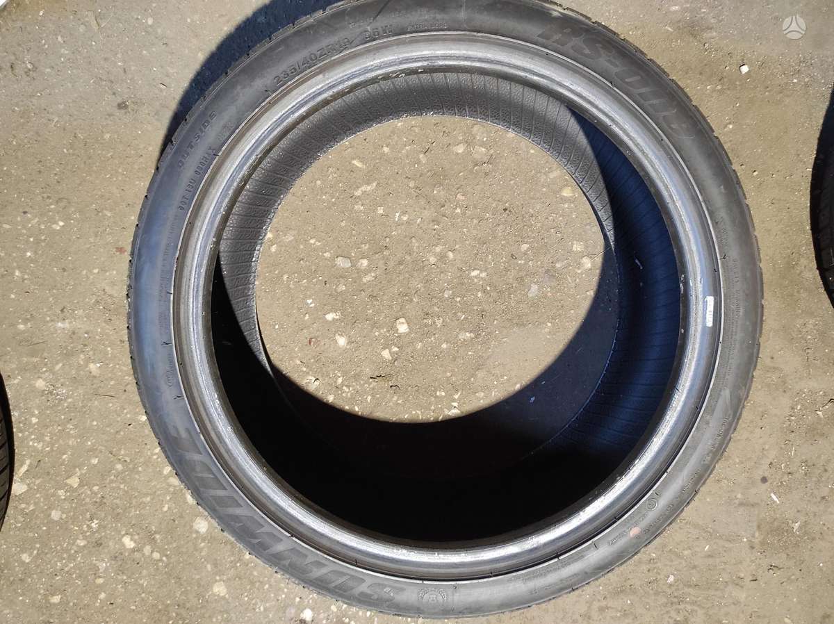Continental, летние 235/40 R19