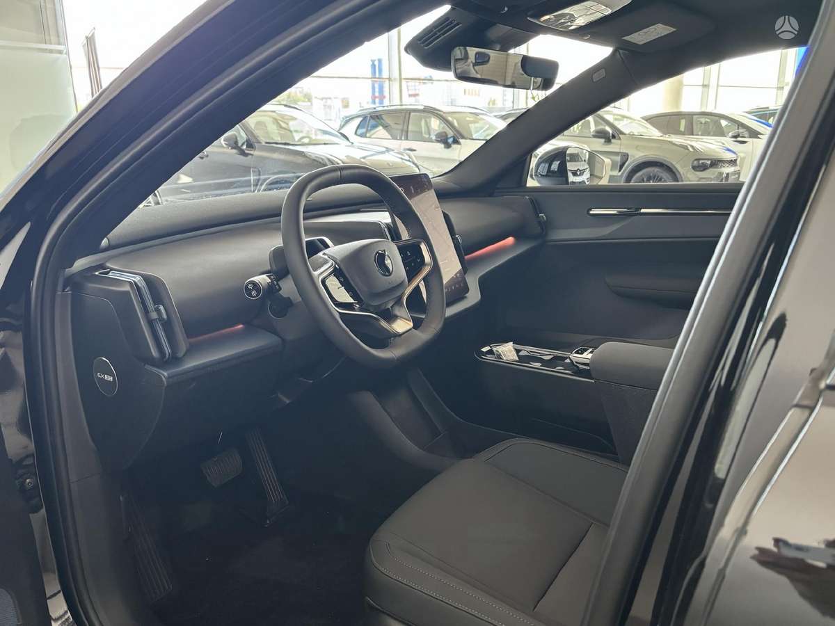 Volvo EX30 - 4