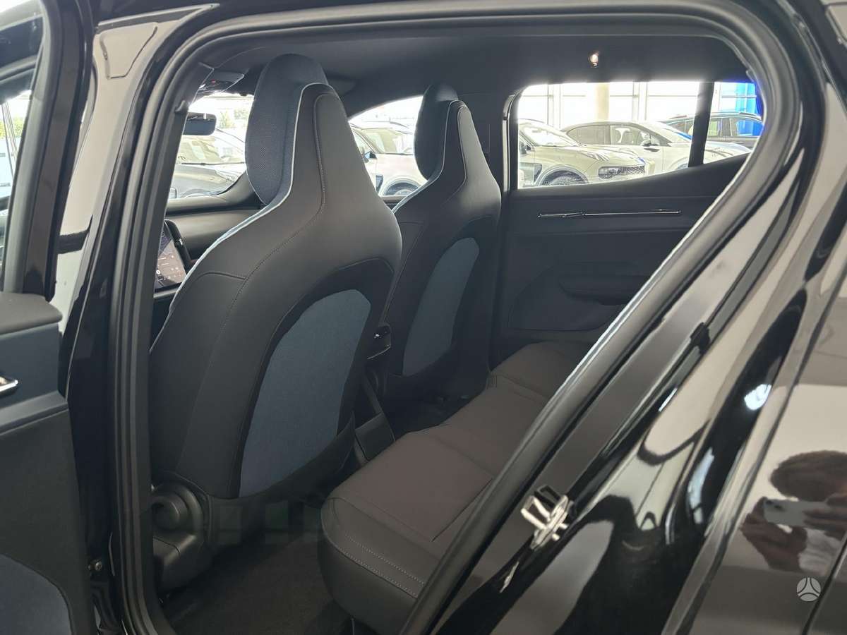 Volvo EX30 - 5
