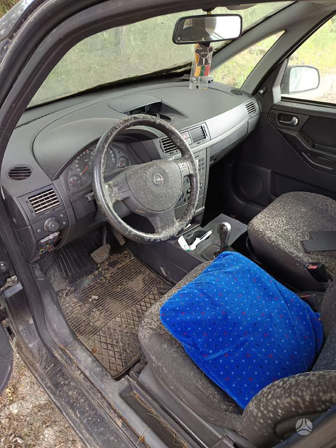 Opel Meriva kėbulo dalys