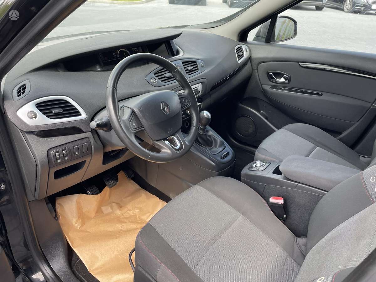Renault Scenic 2013 — photo 15