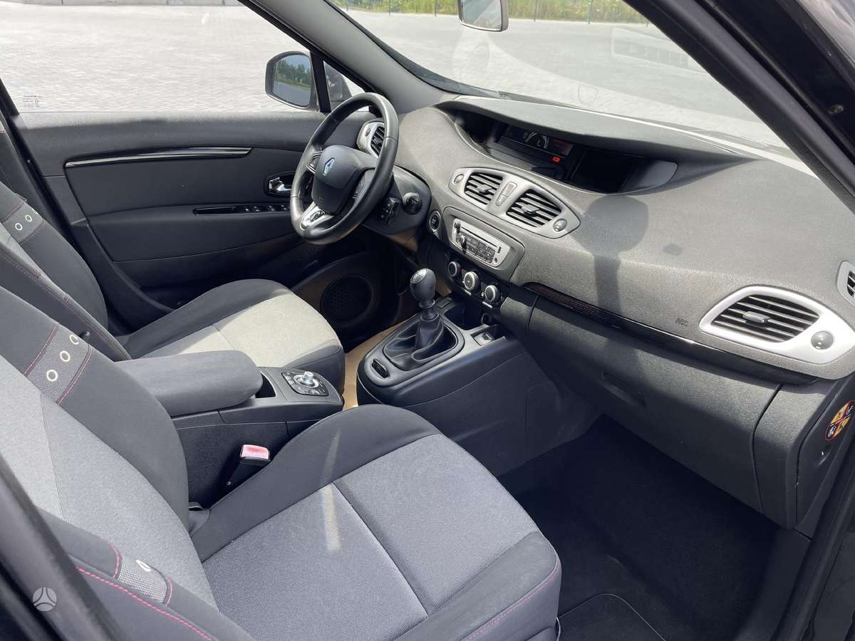 Renault Scenic 2013 — photo 21